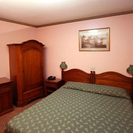 Cortese Hotel 2*